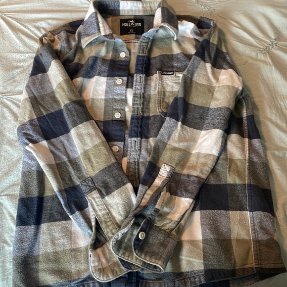 XS Hollister Flannel - Picture 1 of 6